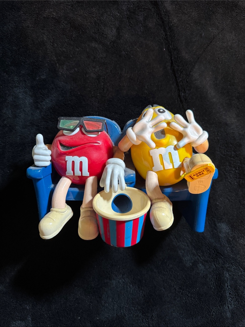M&M'S Red & Yellow Movie Seat Figures with Blue Seats